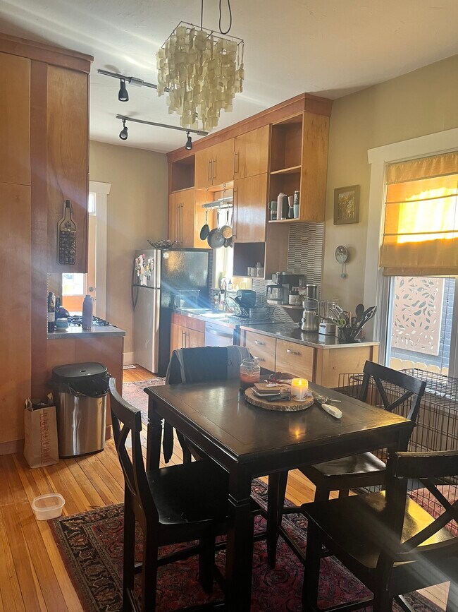 Foto del edificio - 3538 Alcott St