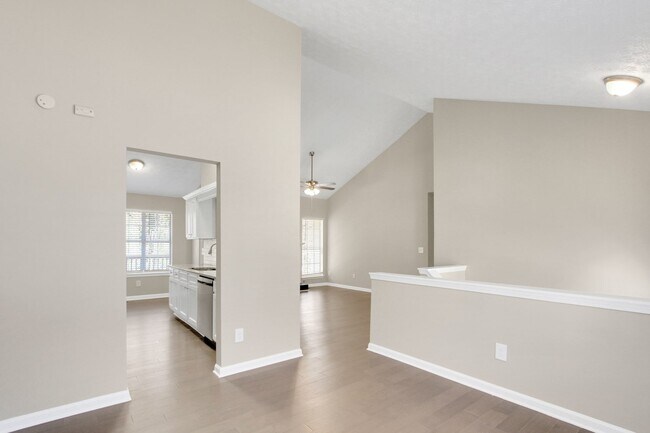 Building Photo - 1116 Oakwood Manor Ct