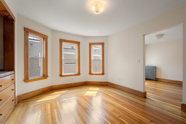 Building Photo - 26 Chilton St