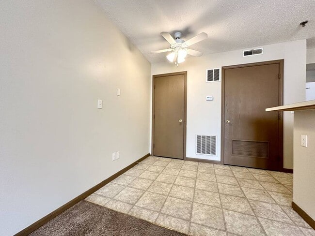 Interior Photo - Briarwood II