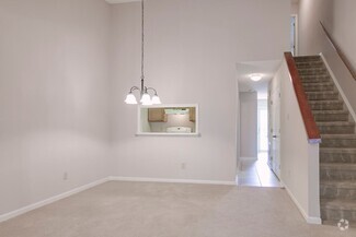 Building Photo - 32 Forest Green Dr
