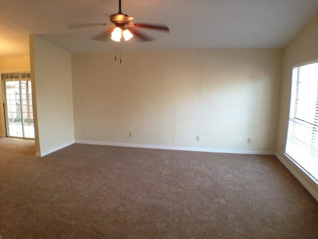 Building Photo - 7116 Wayfarer Trl