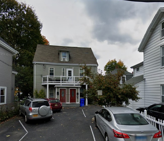 Building Photo - 22 Eastburn St