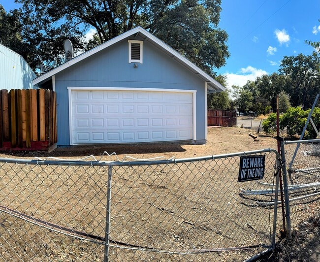 Building Photo - 3776 Laddell Ave