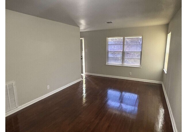 Building Photo - 4825 Brinkley St