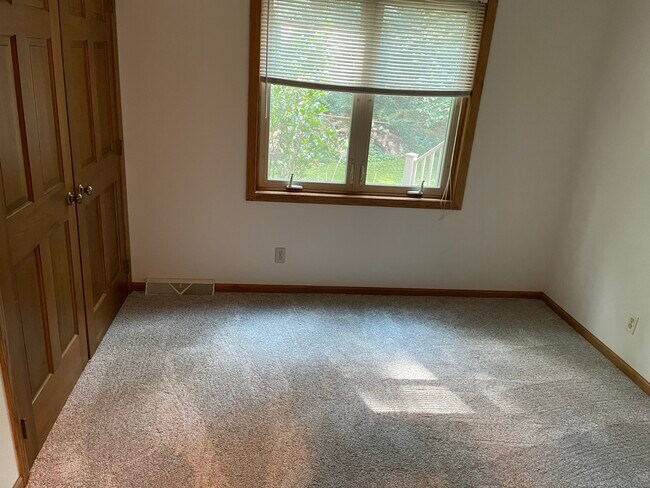 Bedroom 1 - 1370 Jensen Ct
