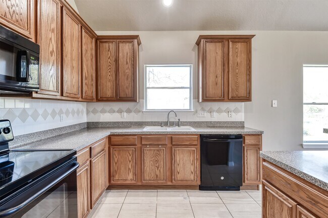 Foto del edificio - 7502 Wedgewood Dr