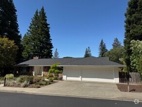 Building Photo - 1901 Park Meadow Dr