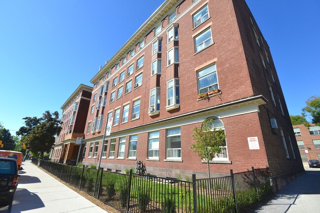Building Photo - 150 Fermanagh Ave