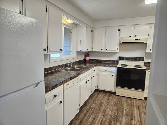 Foto del edificio - 3Bd/2Ba Single Story Home - Available to V...
