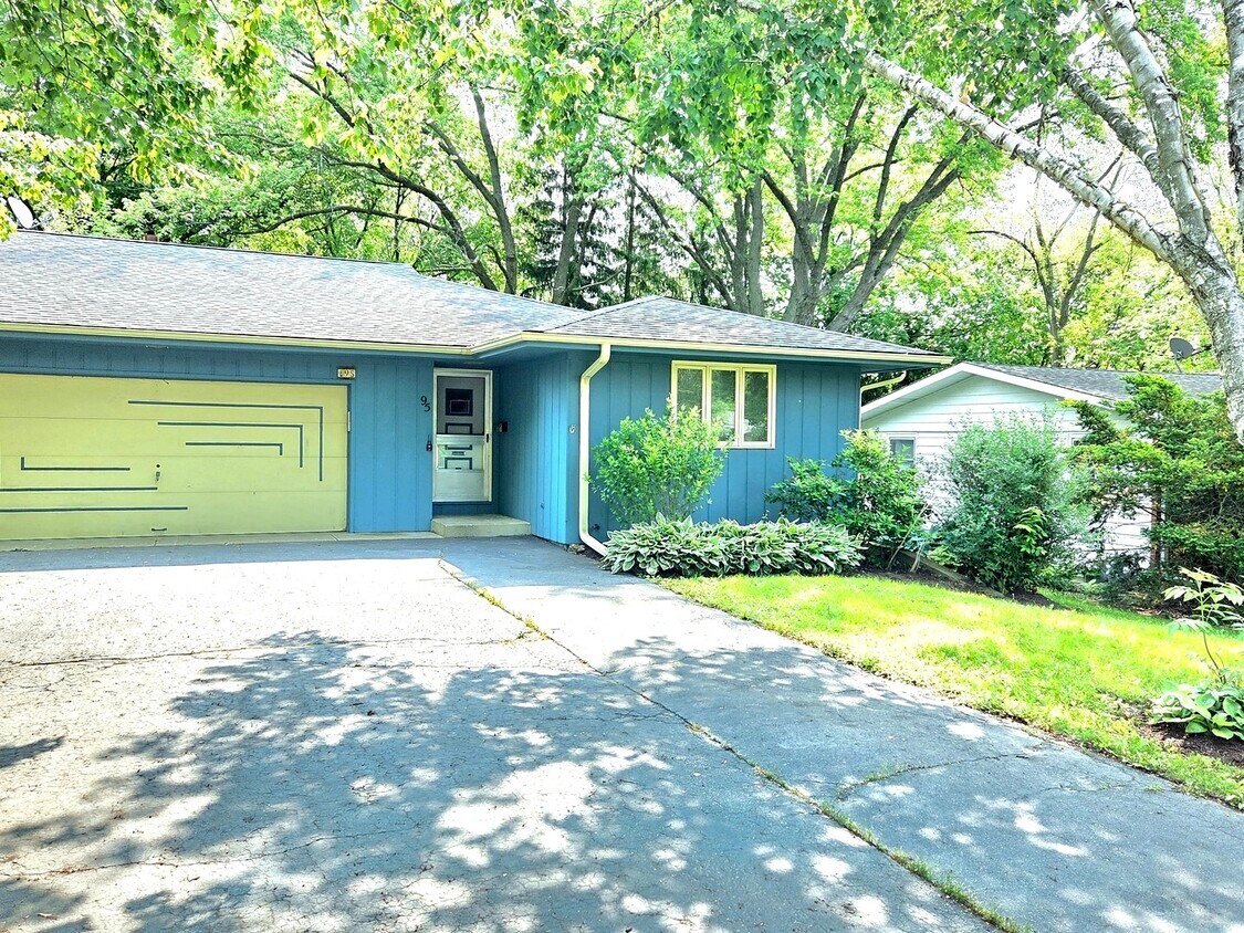 Foto principal - 95 Pine Ct