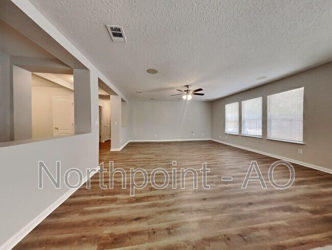 Foto del edificio - 11223 Martin Lakes Dr N