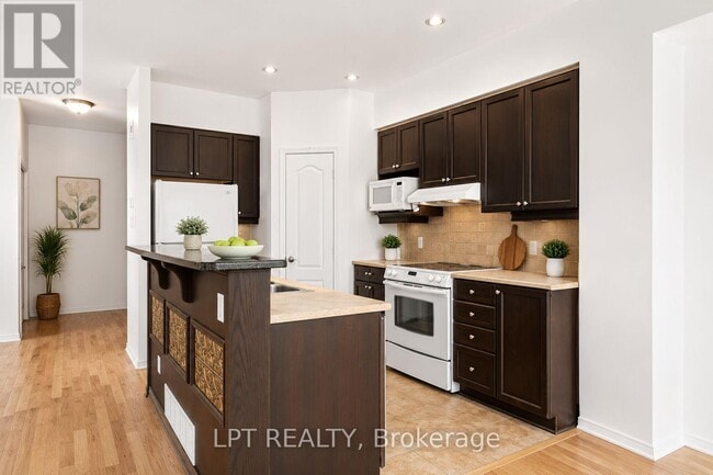 Building Photo - 136 Calaveras Ave