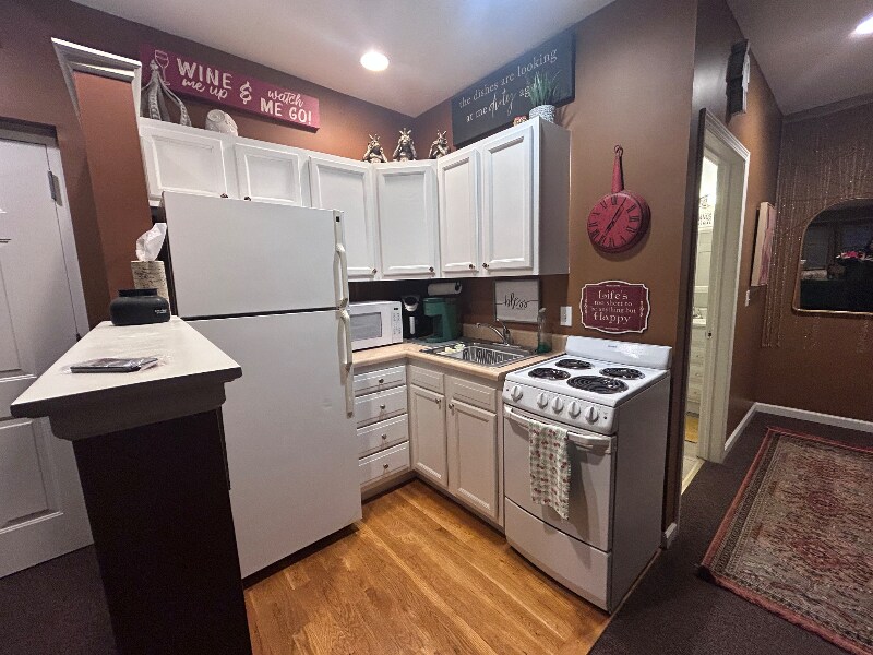 Foto principal - 11609 Detroit Ave