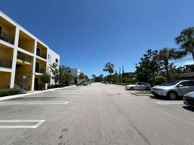 Foto del edificio - 4260 Lakewood Rd
