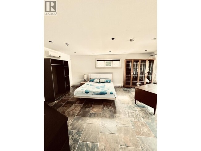 Building Photo - 1912 Acadia Rd