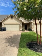 Building Photo - 1485 Buena Vista Dr