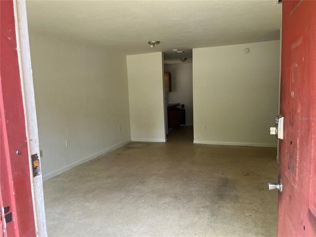 Building Photo - 2622 SW 31st Pl
