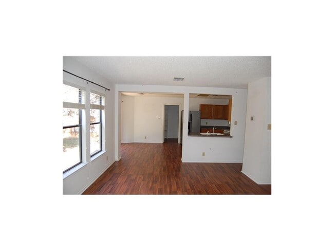 Building Photo - 1403 Bullhill Cove