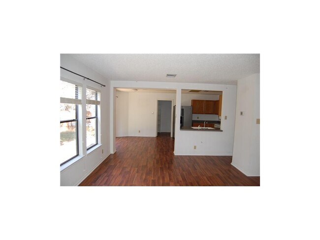 Foto del edificio - 1403 Bullhill Cove