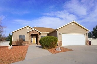 Building Photo - 1065 S Laurie Ln