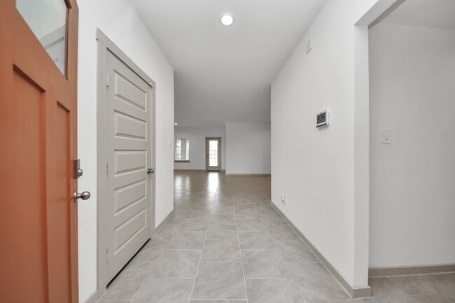 Building Photo - 1118 Hyde Lk Ln