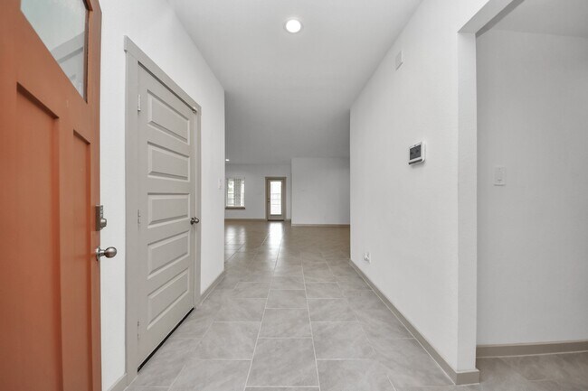 Foto del edificio - 1118 Hyde Lk Ln