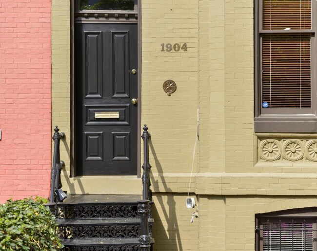 Building Photo - 1904 16th St NW