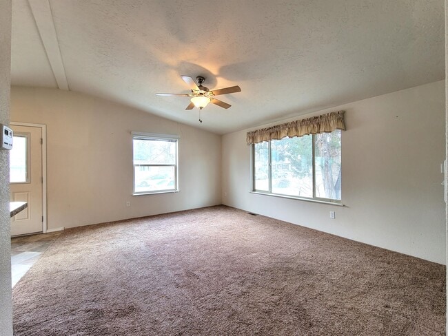 Building Photo - 114 First Ave E