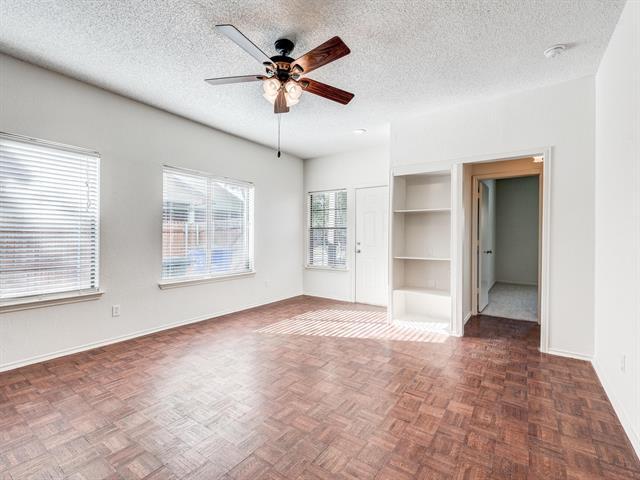 Foto del edificio - 715 Normandy Dr