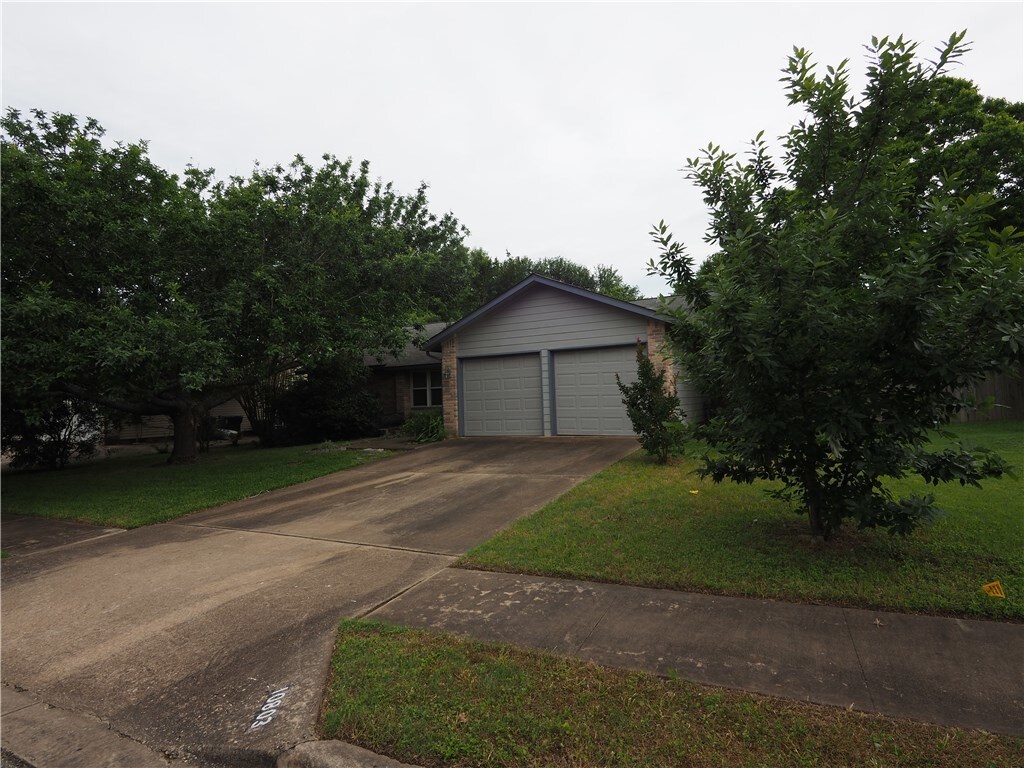 Foto principal - 10803 Tall Oak Trail
