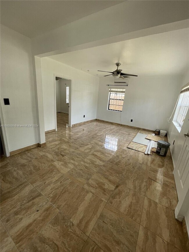 Building Photo - 16930 Northeast 21st Avenue Apt #16930, No...