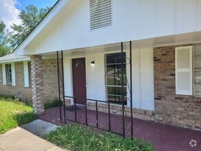 Building Photo - 1818 Westpark Dr