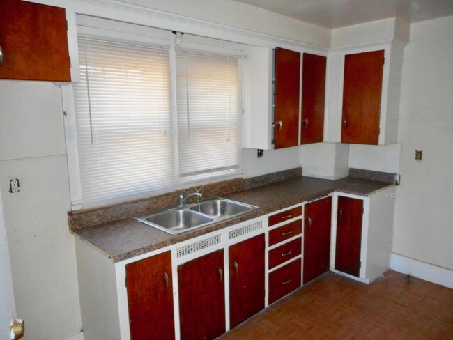 Foto del edificio - 2227 Oakdale Ave