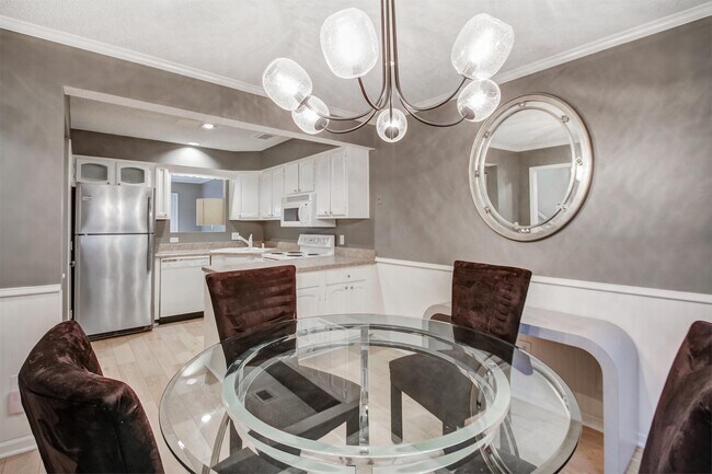 Foto del edificio - 1080 Woodbridge Hollow NE