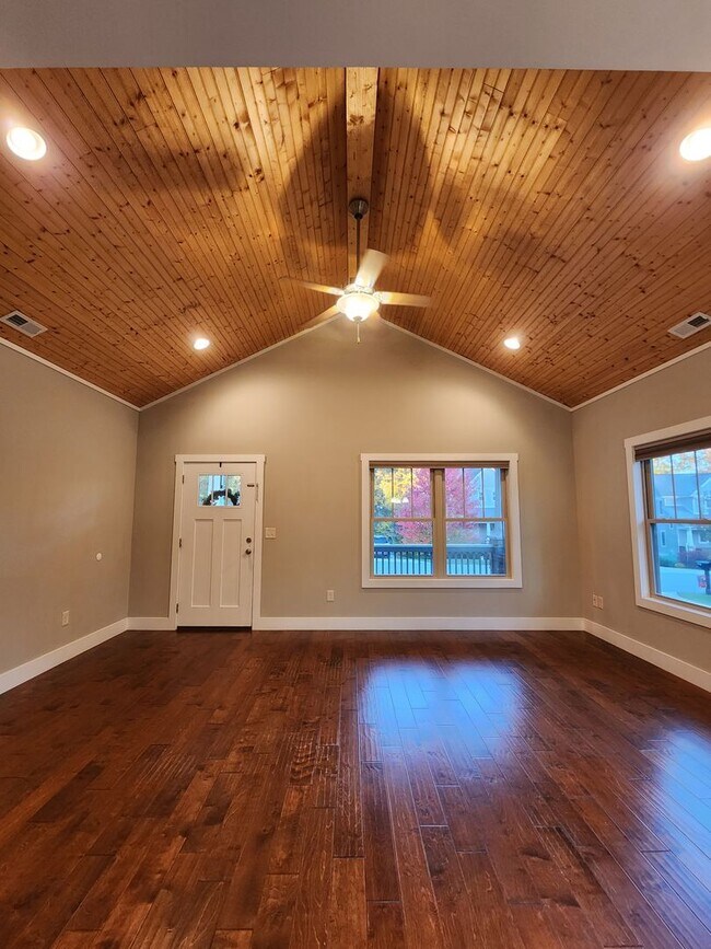 Building Photo - Arden Rental!