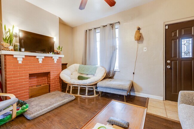 Foto del edificio - 1323 Virginia Ave