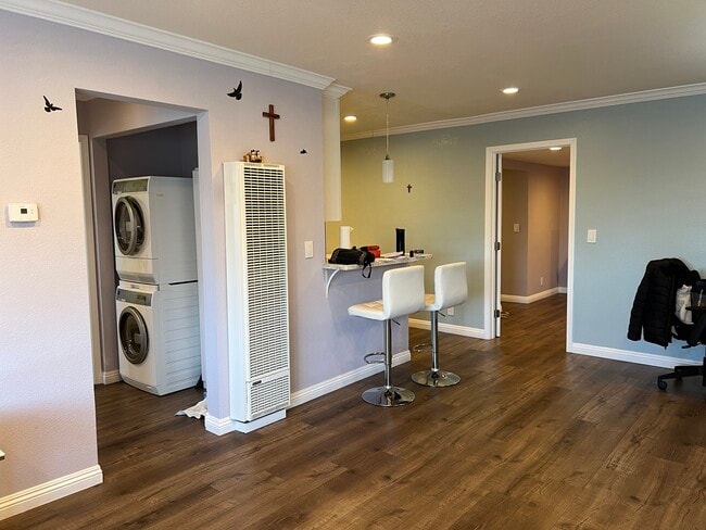 Building Photo - 4812 Daisy St