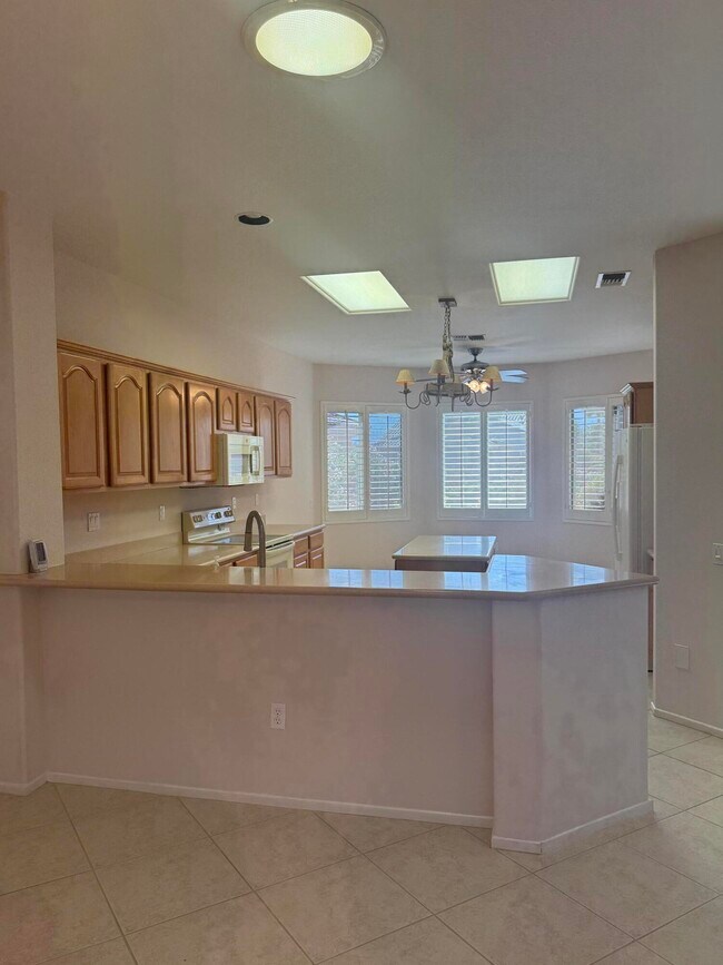 Foto del edificio - 39354 Falconwood Ct