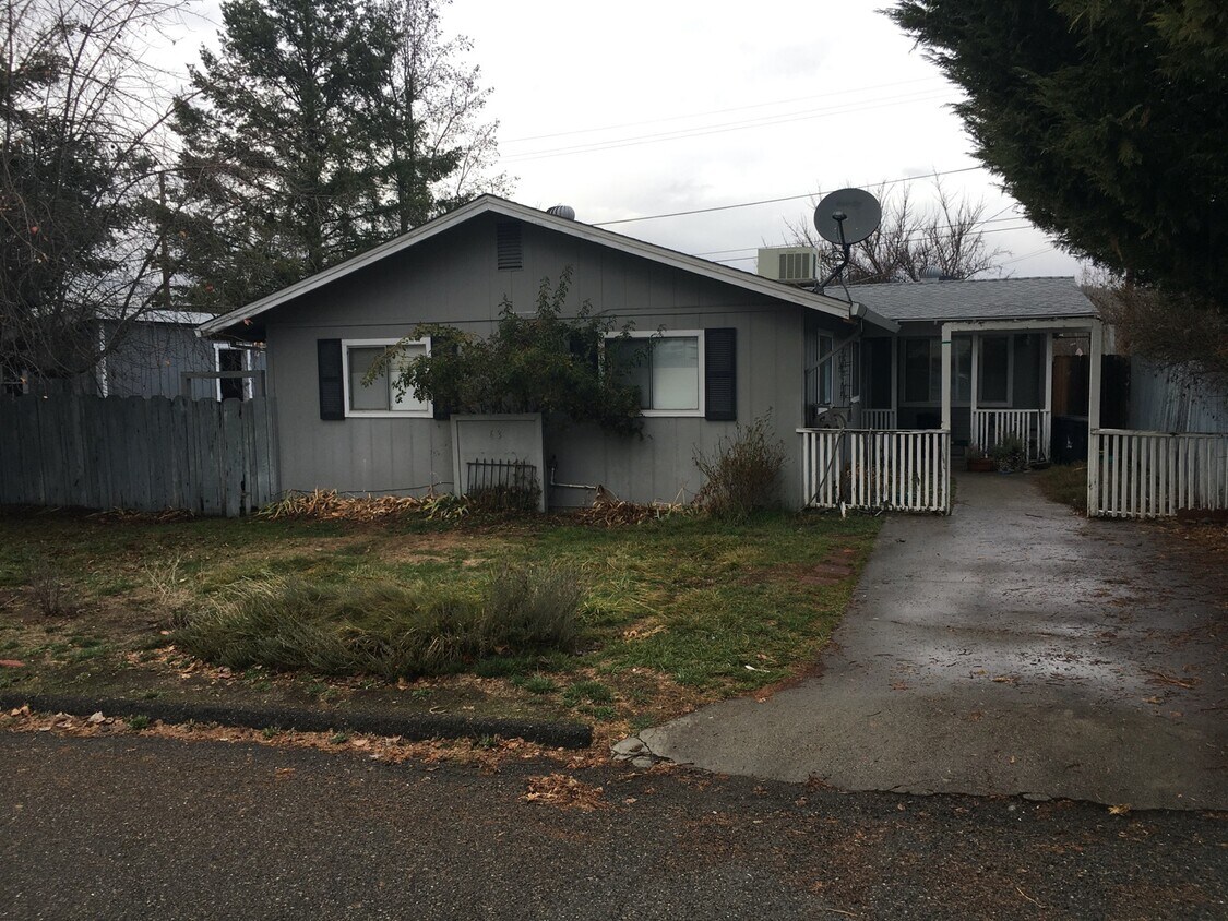 Building Photo - 63 3rd Ave