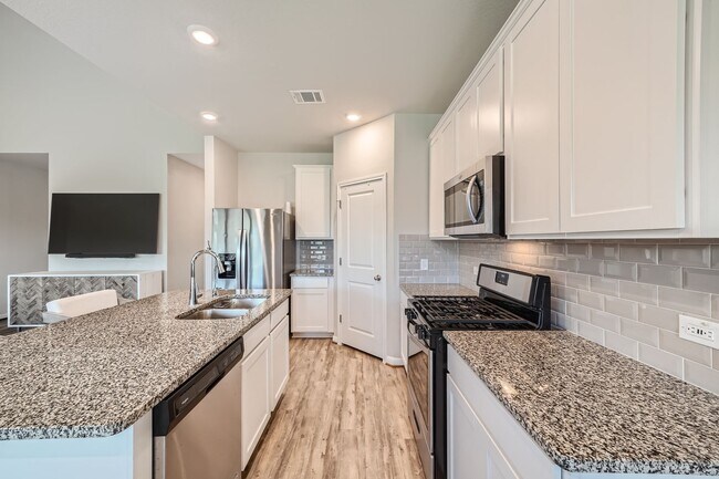 Foto del edificio - 434 Windy Reed Rd