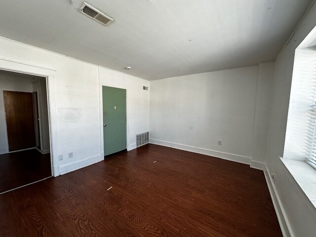 Foto del edificio - 23 S Dubuque St