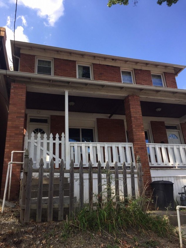 Primary Photo - 2450 Starkamp St