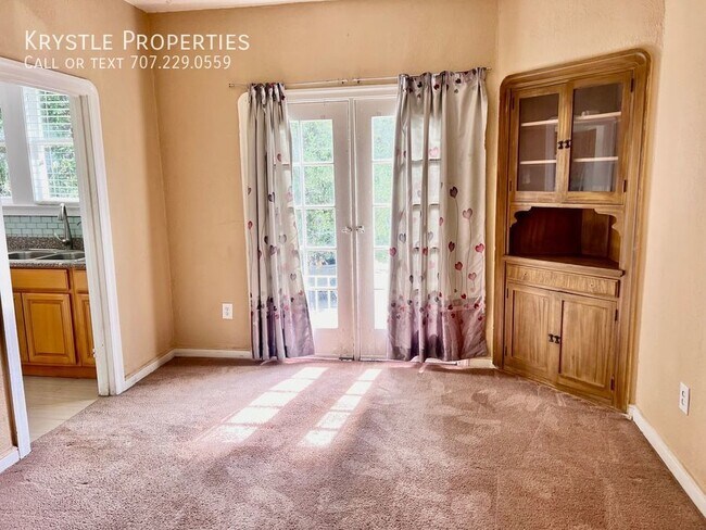 Building Photo - Lovely freshly painted home, Central A/C a...