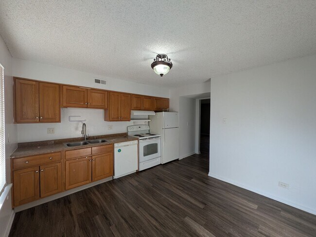 Foto del edificio - 3 Bedroom 1.5 Bathroom Hampden Neighborhood Townhome