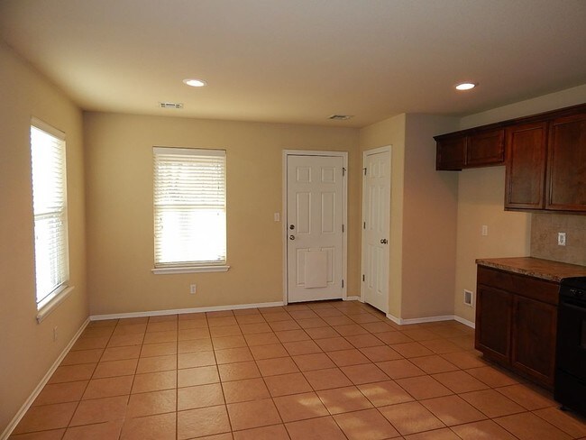 Foto del edificio - Fantastic four bedroom home in Jenks