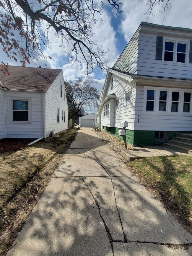 Building Photo - 159 S 78th St