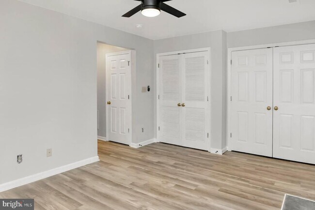 Foto del edificio - 7201 Finch Ln