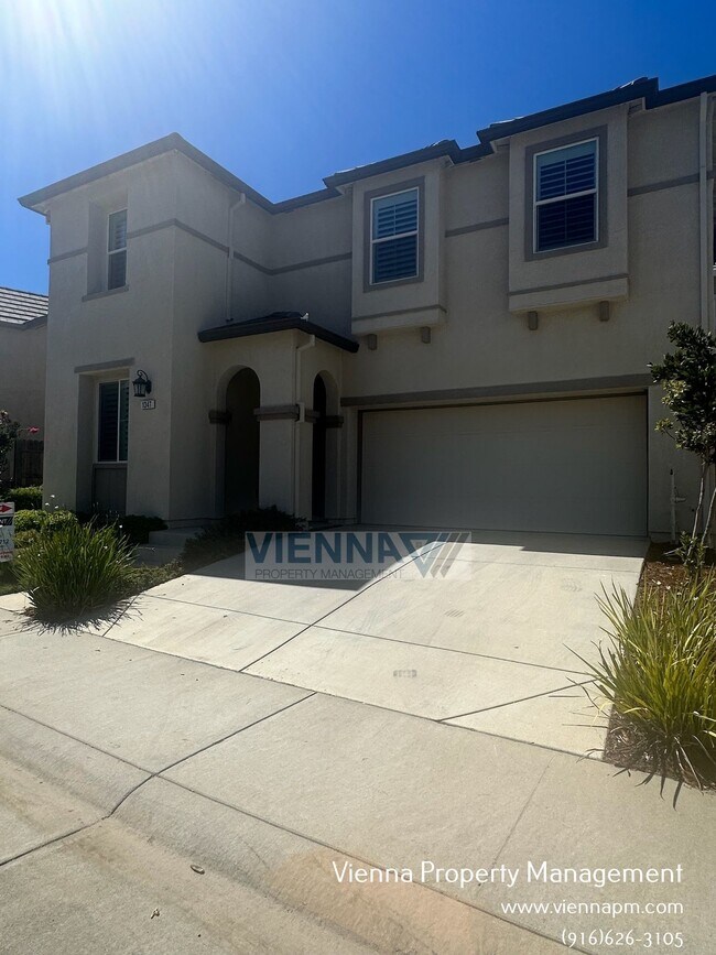 Foto del edificio - 1347 Larkspur Dr