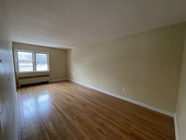 Building Photo - 730 Sanford Ave